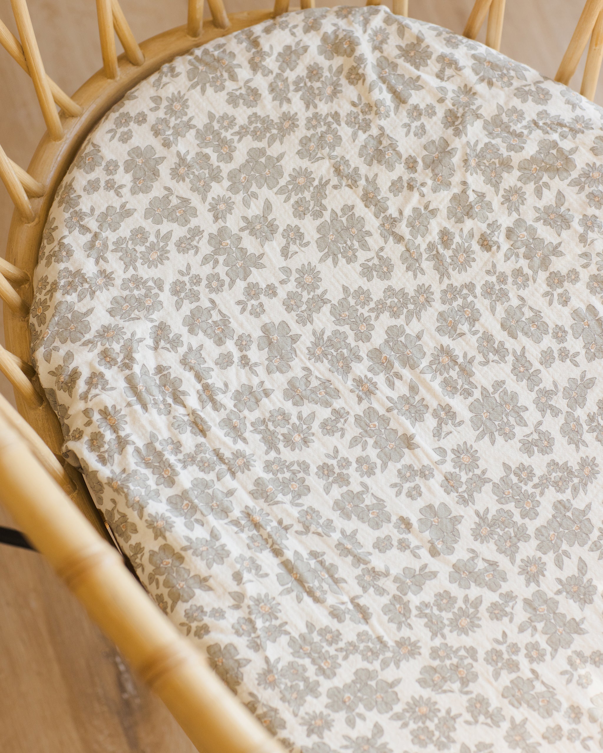 Woven Crib Sheet || Green Floral