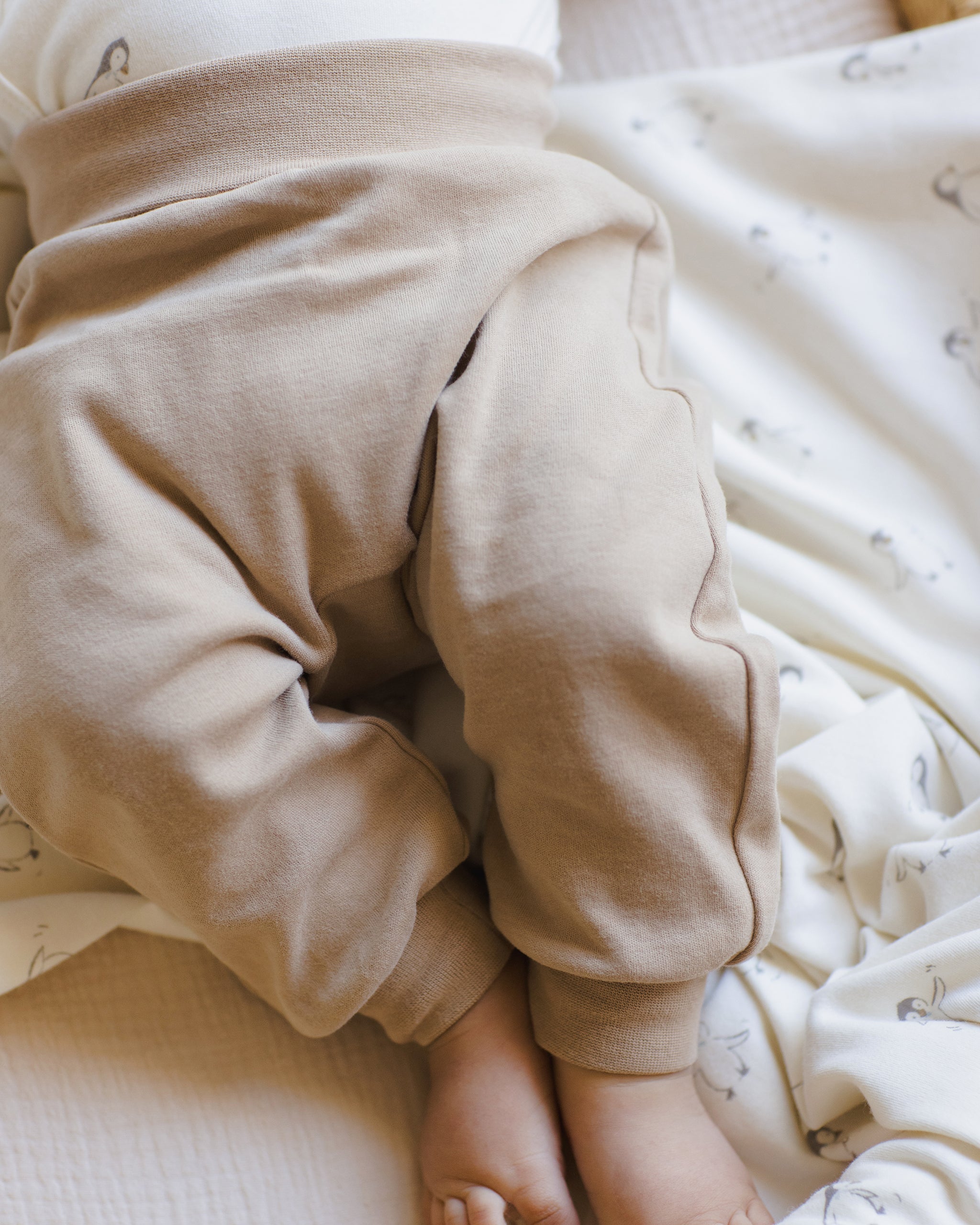 Side Snap Bodysuit + Pant Set || Penguins