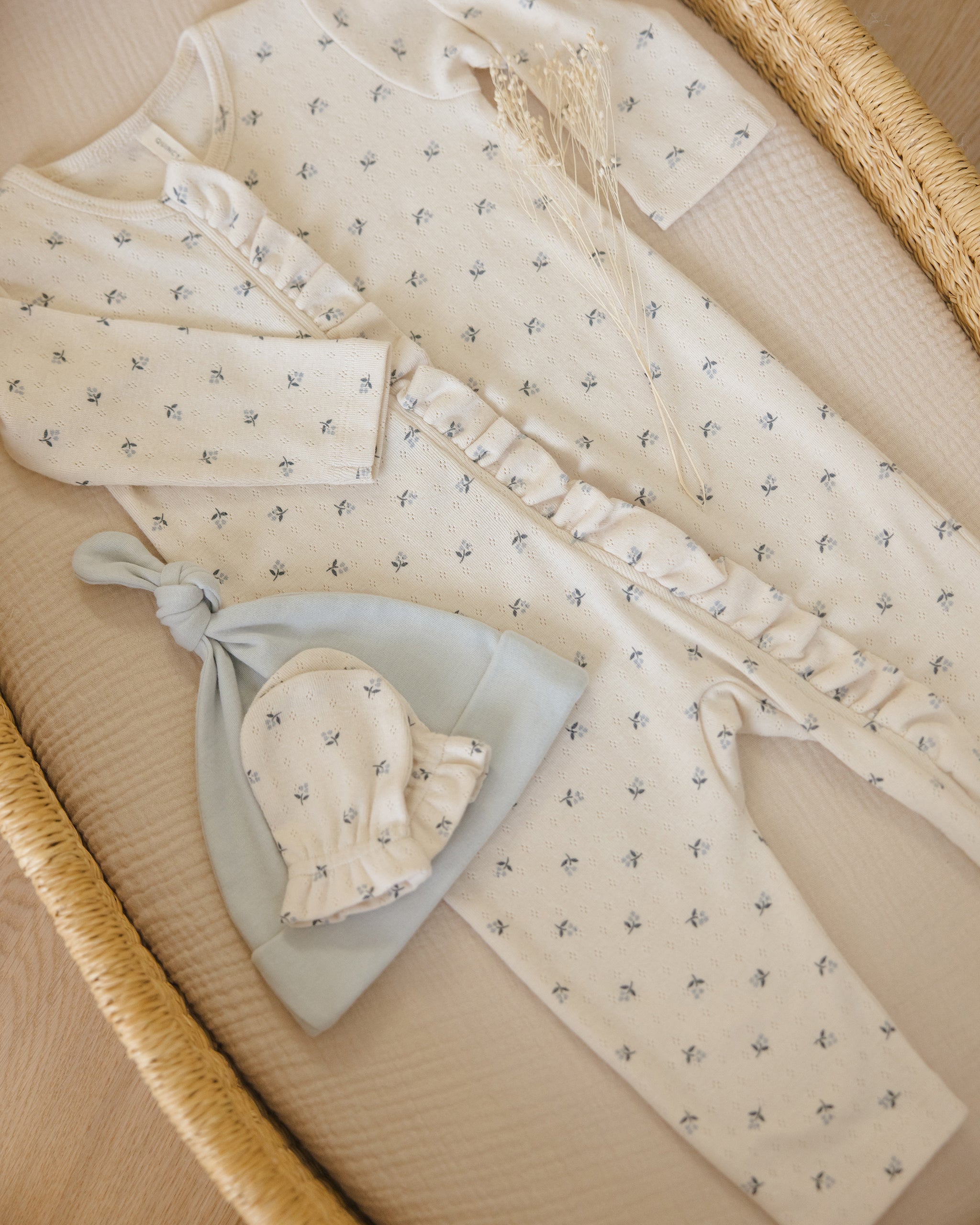 Knotted Baby Hat || Ice Blue