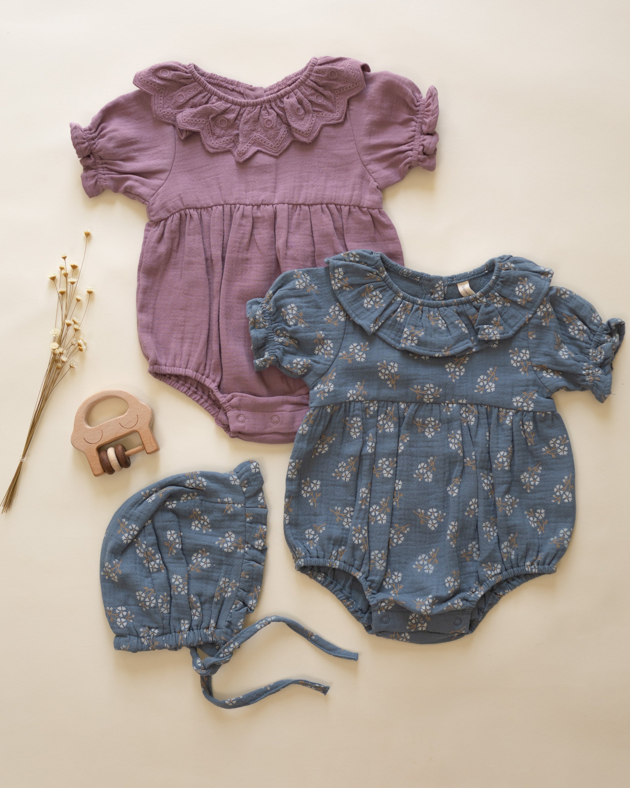 Woven Ruffle Bonnet || Blue Ditsy