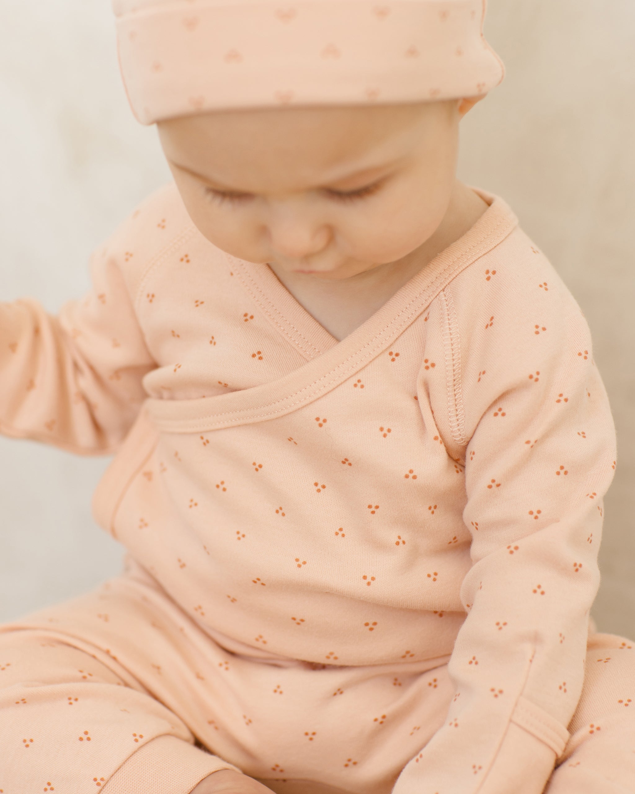 Knotted Baby Hat || Dotty