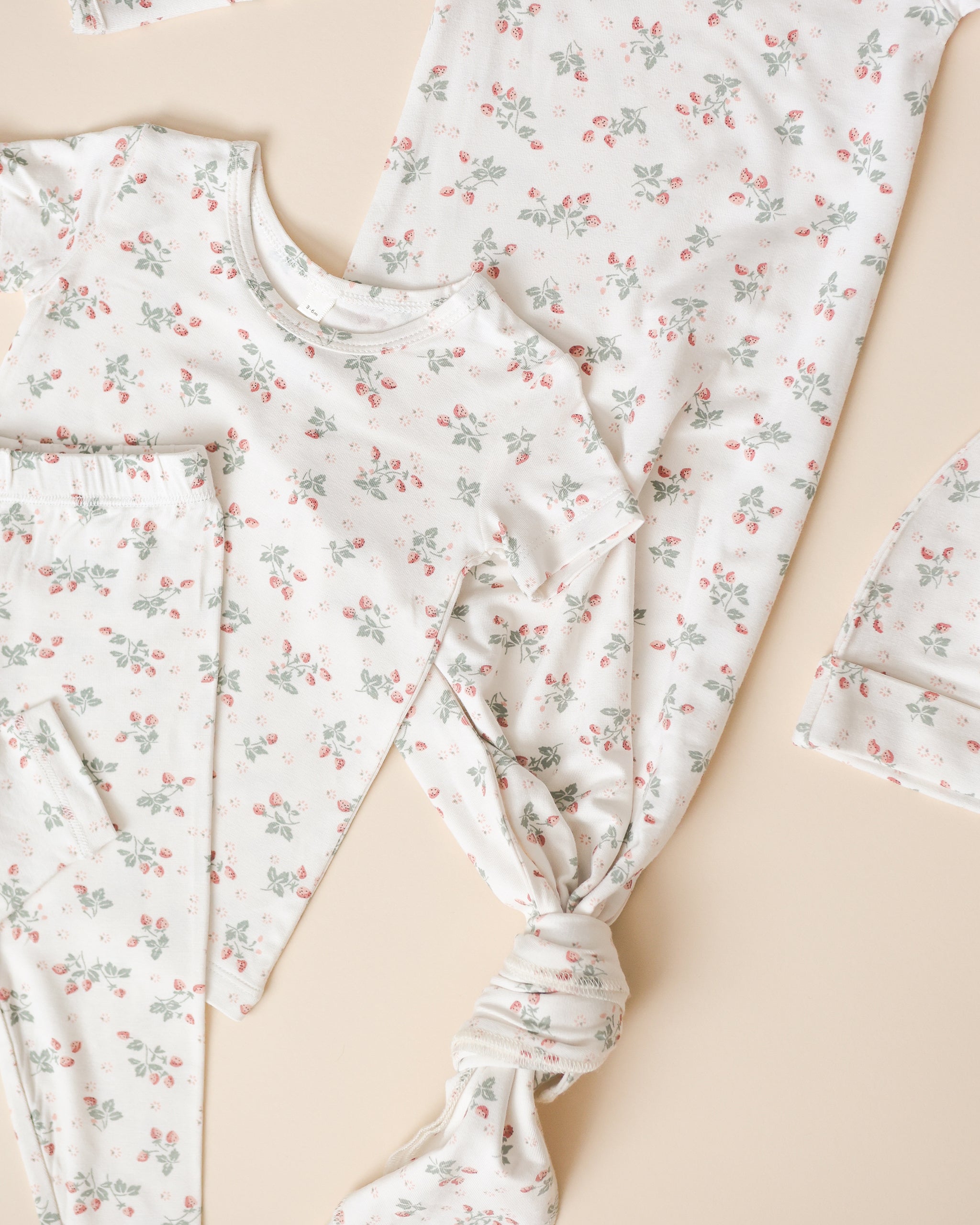 Knotted Baby Gown + Hat Set || Strawberries