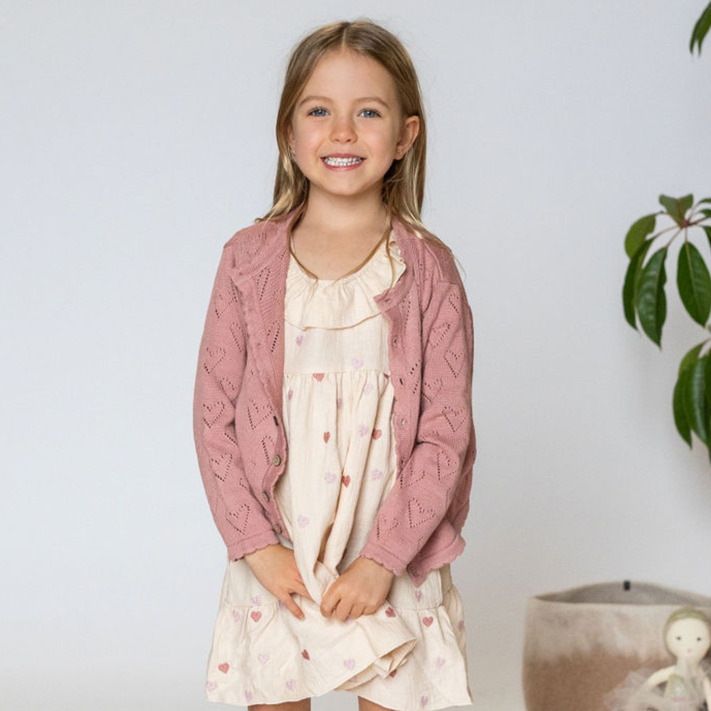 Knit Cardigan || Lipstick