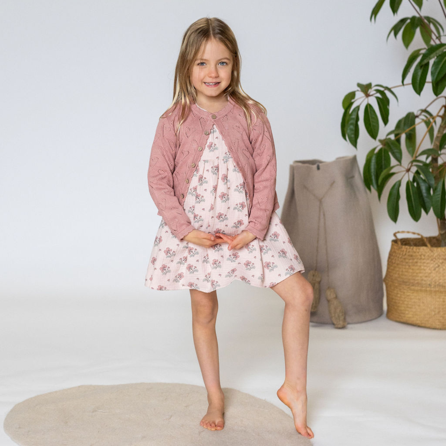 Knit Cardigan || Lipstick