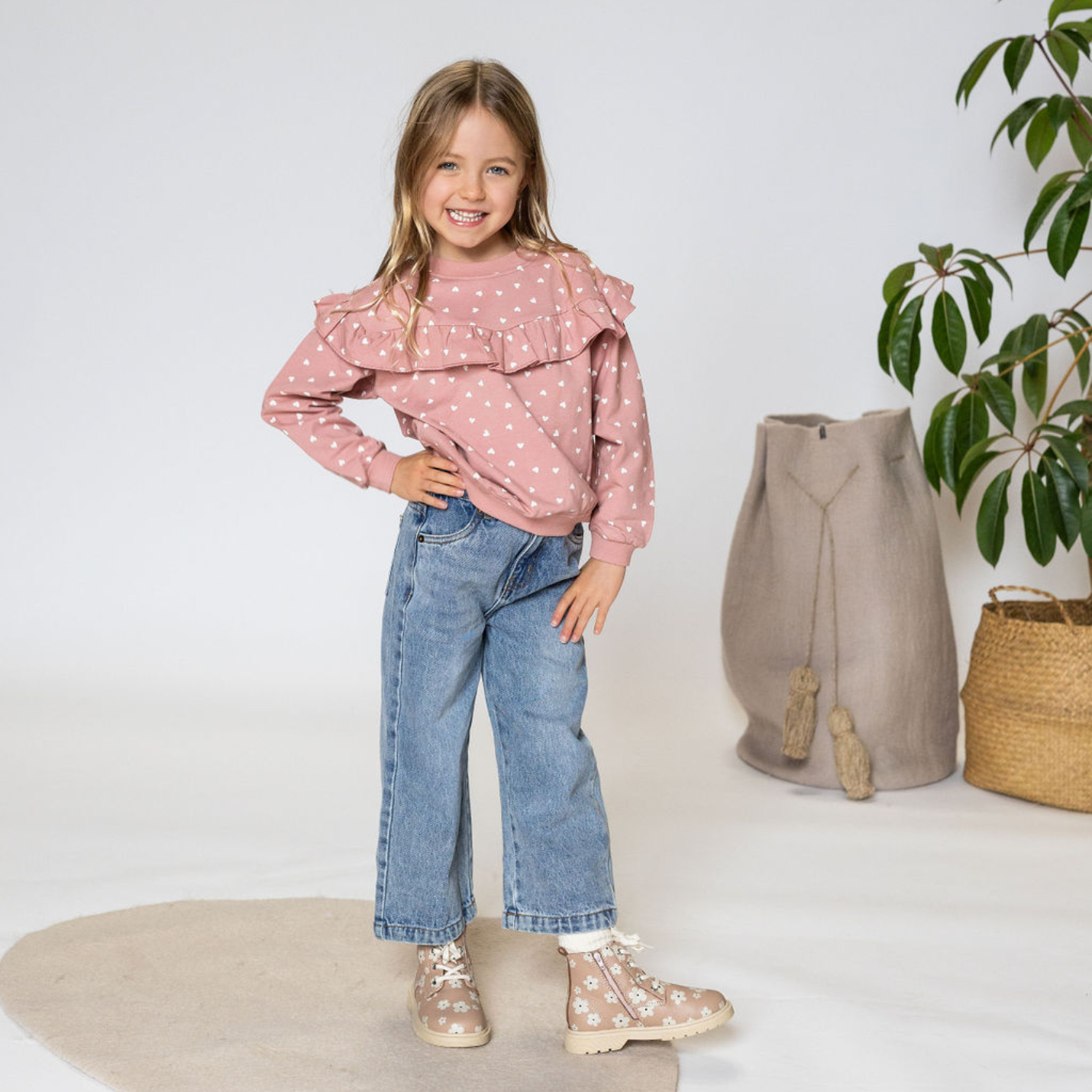 Ruffle Sweatshirt || Lipstick Hearts