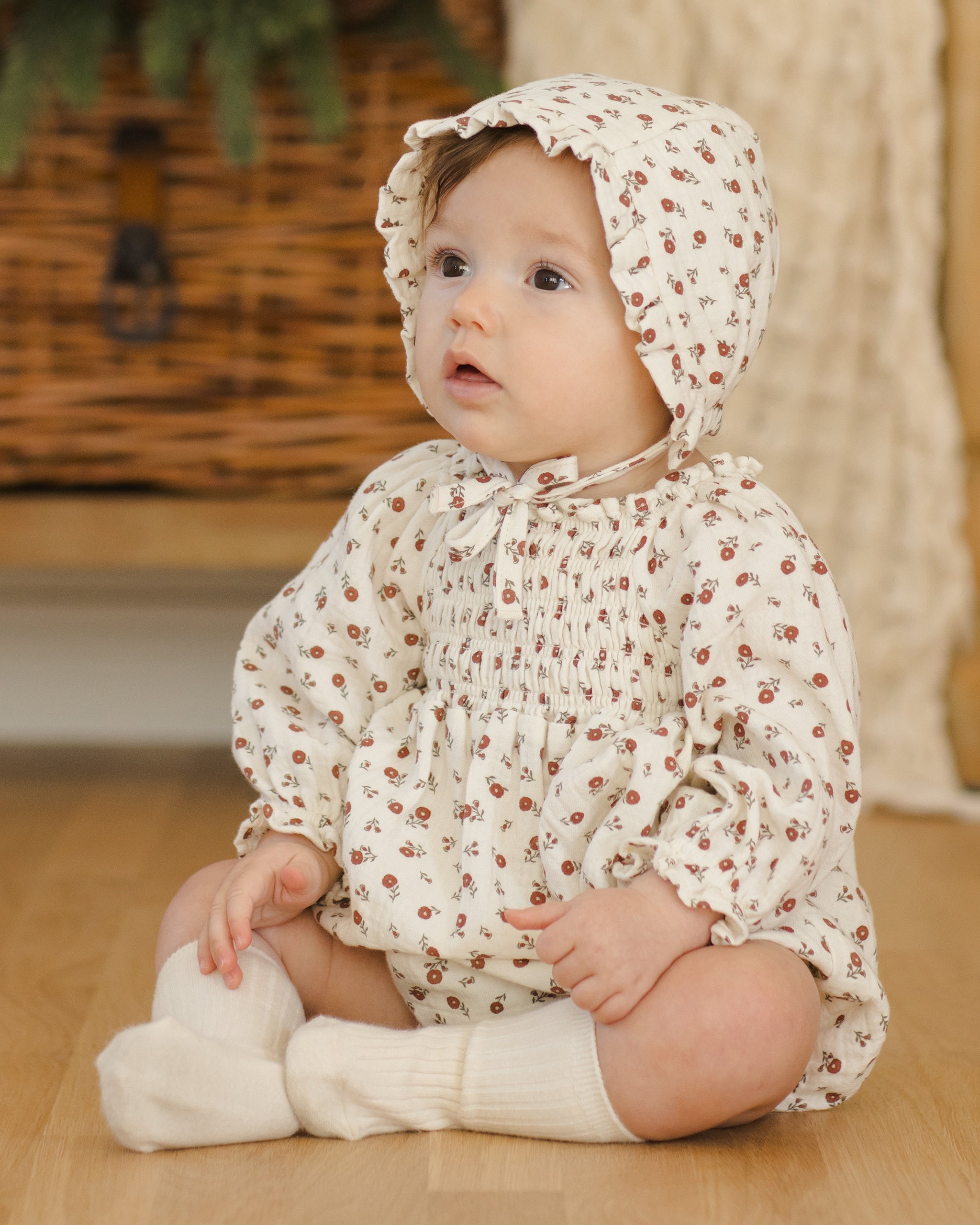 Woven Ruffle Bonnet || Winter Ditsy