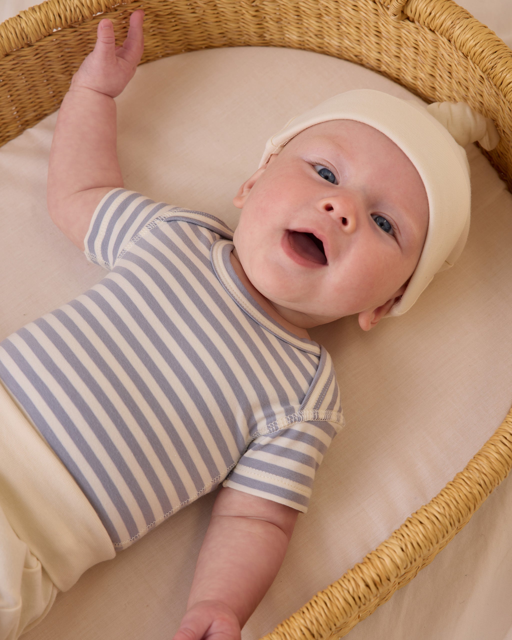 Knotted Baby Hat || Ivory