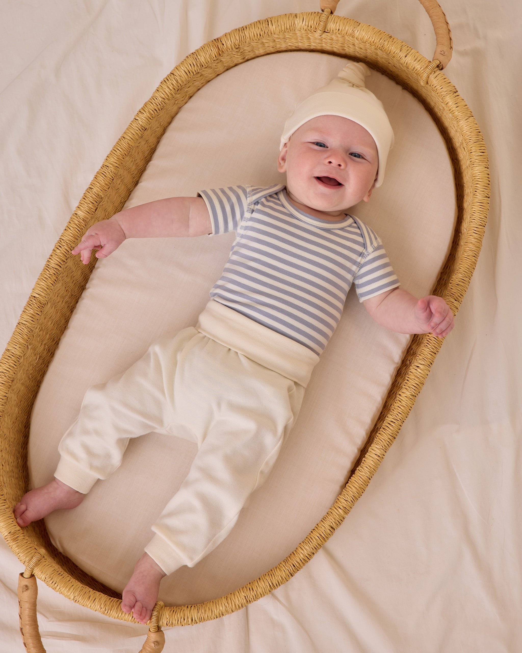 Knotted Baby Hat || Ivory