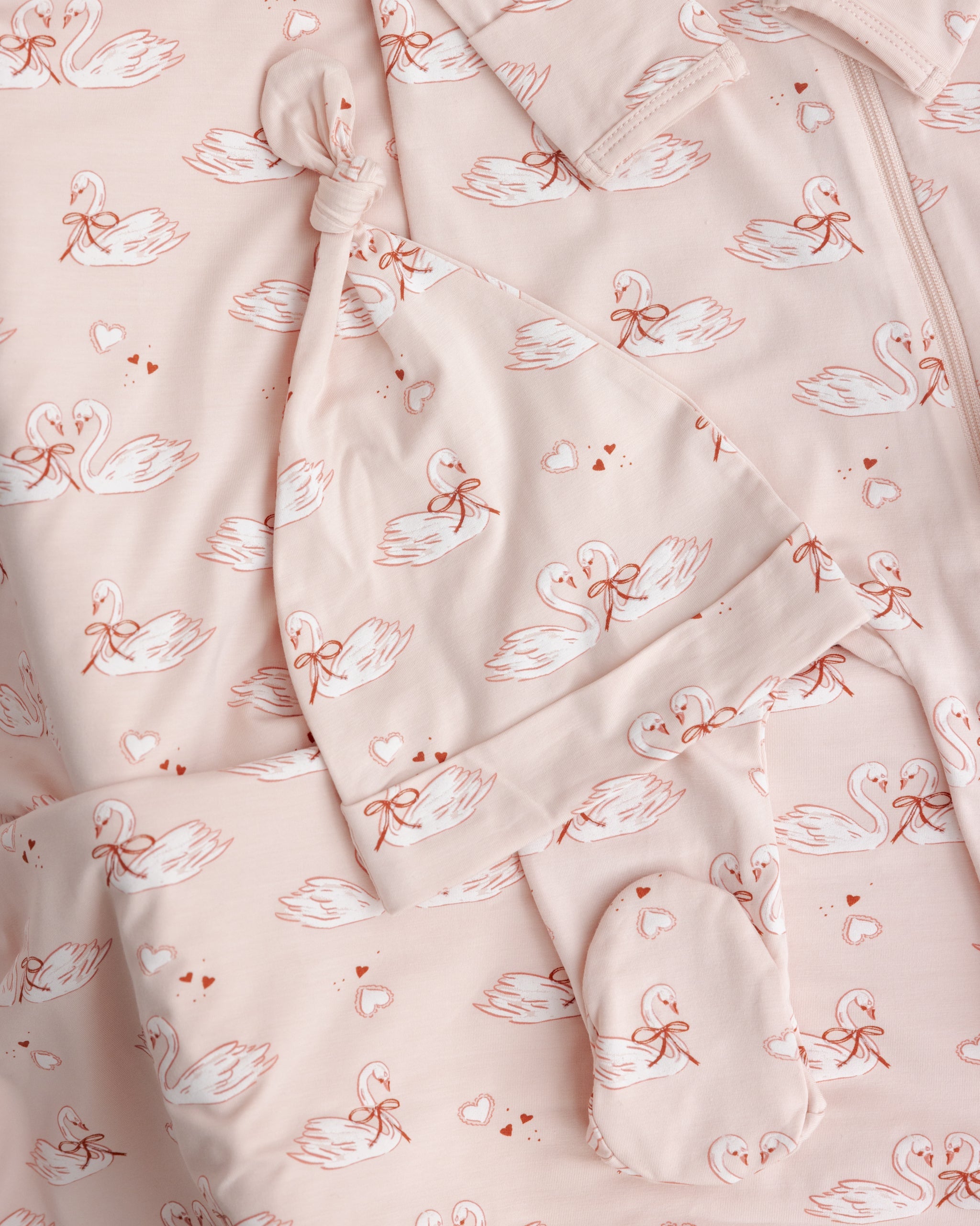 Bamboo Swaddle + Knotted Hat Swans