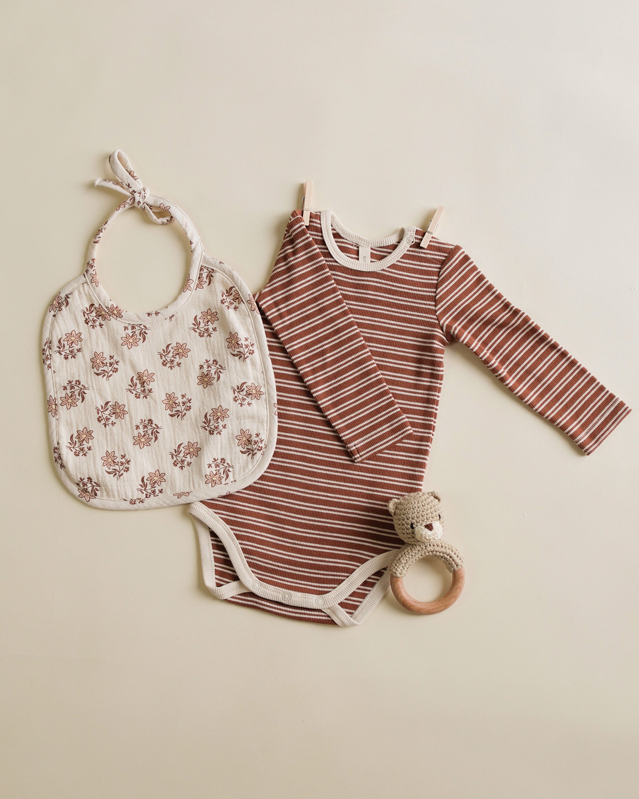 Woven Tie Bib || Daylily