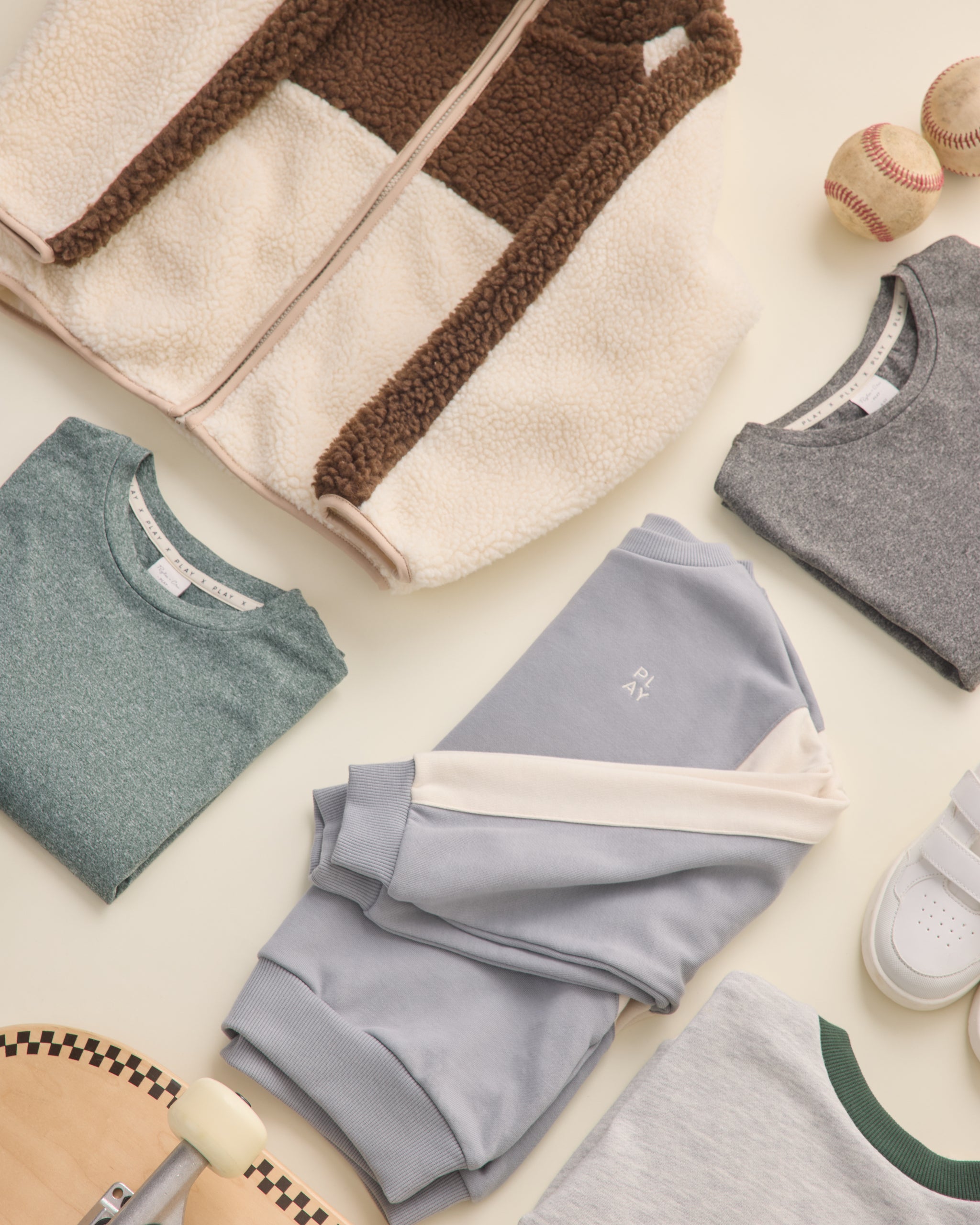 Cove Essential Tee || Heathered Green