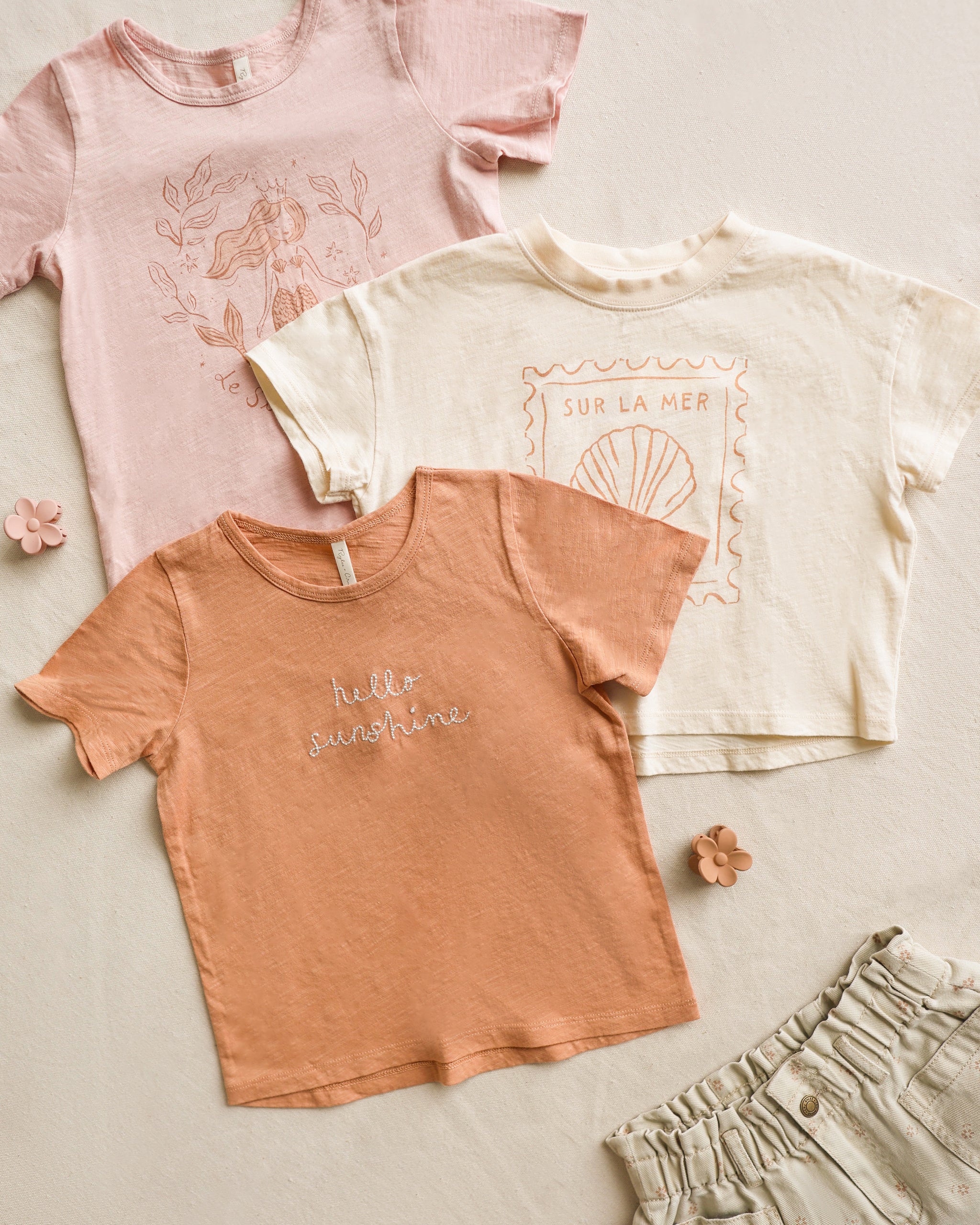 Basic Tee || Hello Sunshine