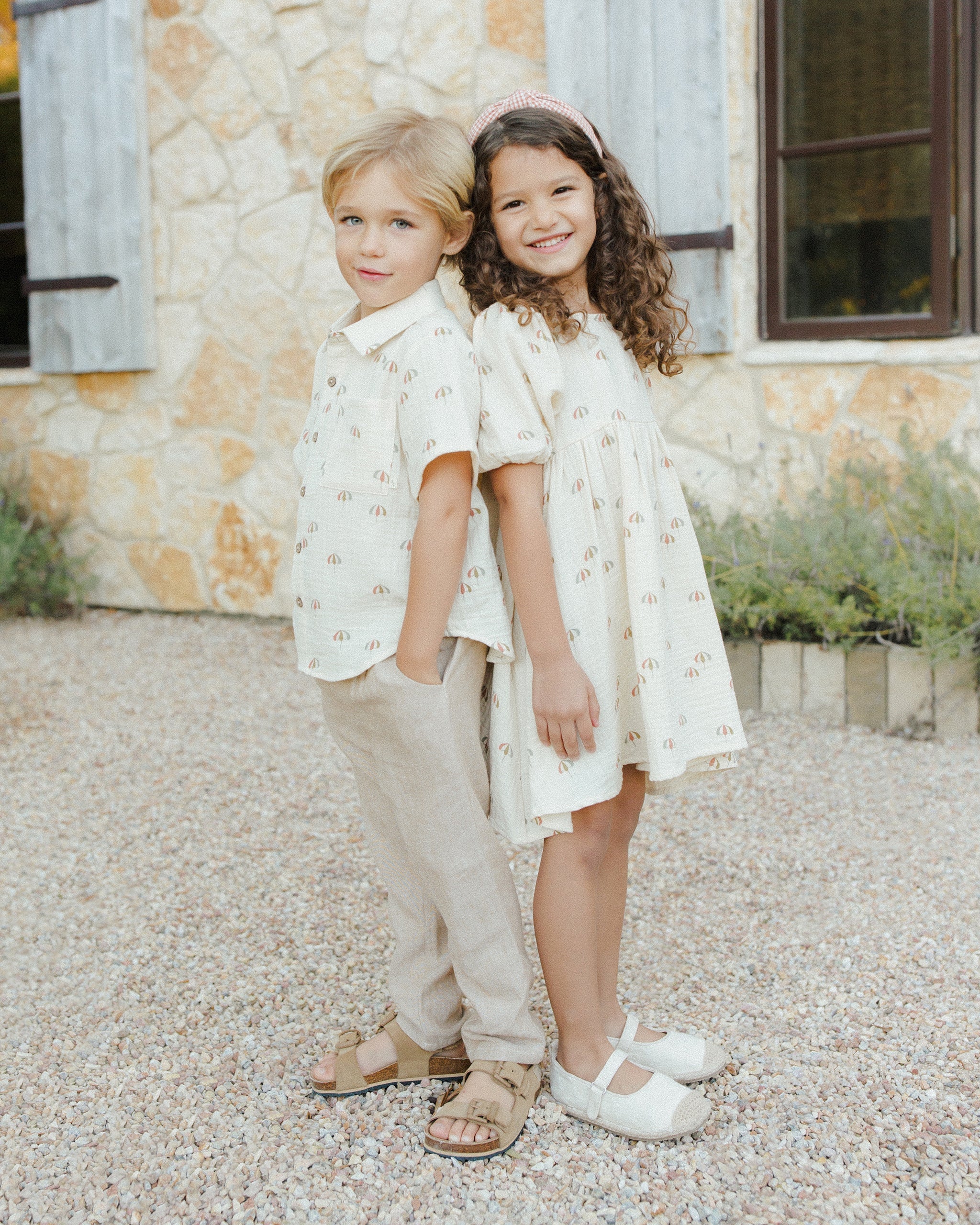 Collared Short Sleeve Shirt || Umbrellas