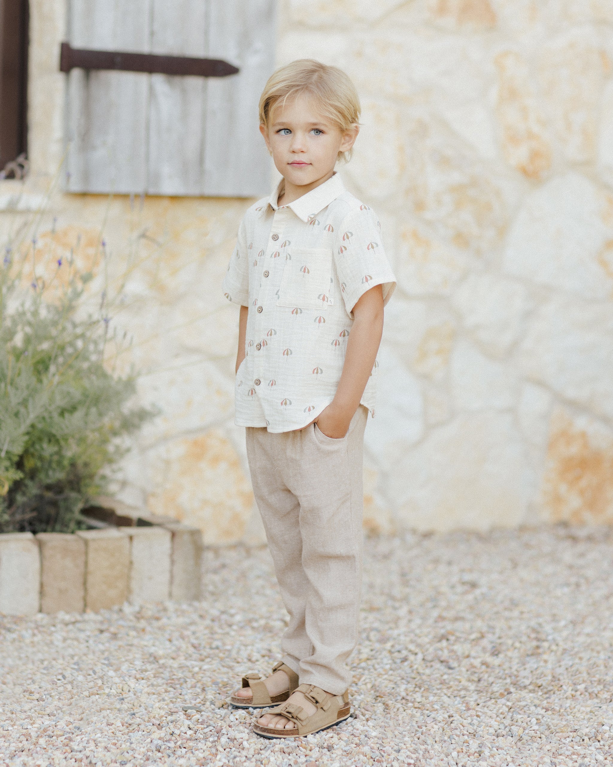 Collared Short Sleeve Shirt || Umbrellas