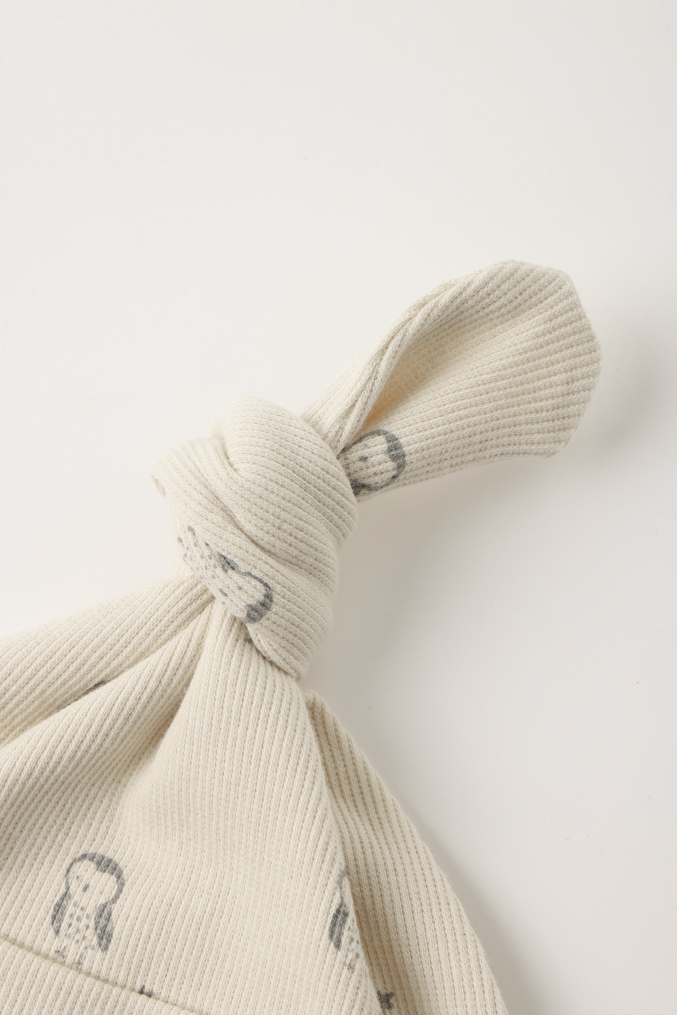 Knotted Baby Gown + Hat Set || Owls